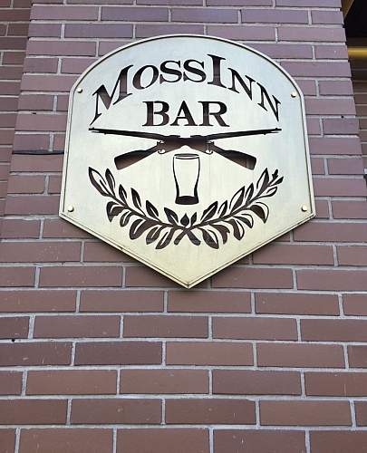 внешняя вывеска для Mossinn bar